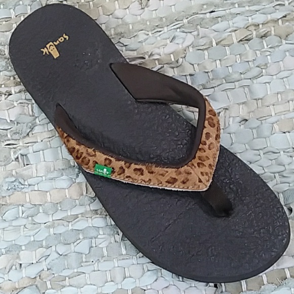 sanuk leopard flip flops
